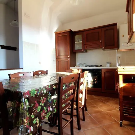Apartment La Mansarda In Pineta